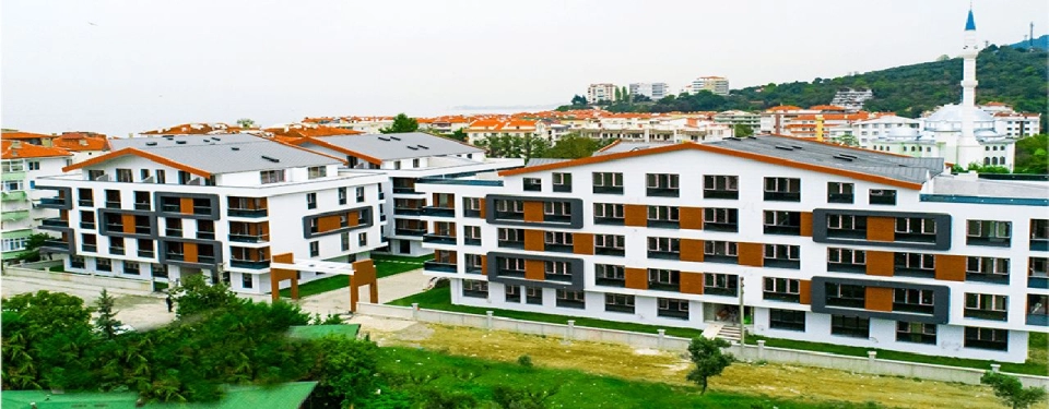 Property with combination of sea and forest views - Image 4