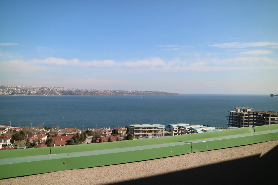 Villas and duplexes suitable for Turkish nationality with sea views in Buyukcekmece - Image 3
