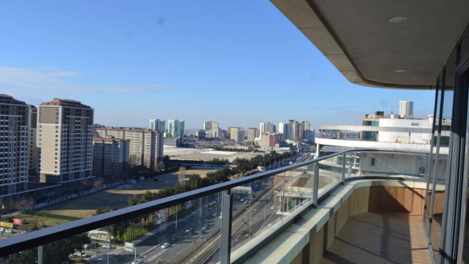 Live by the Sea, near Metrobus & Highway: A Home You Can Buy Now! - Image 3