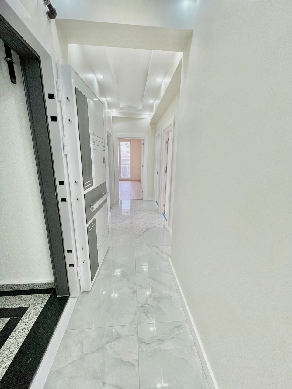 Apartments with captivating views of Beylikdüzü Beach - Image 5